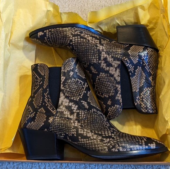 Tod's Women's Snakeskin Print Embossed Leather Booties. Size: 37. color: brown. - Picture 3 of 9